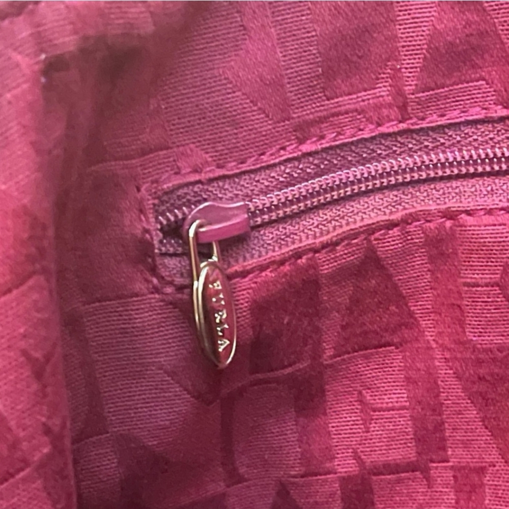 FURLA Patent Leather Hobo EUC - Picture 12 of 14